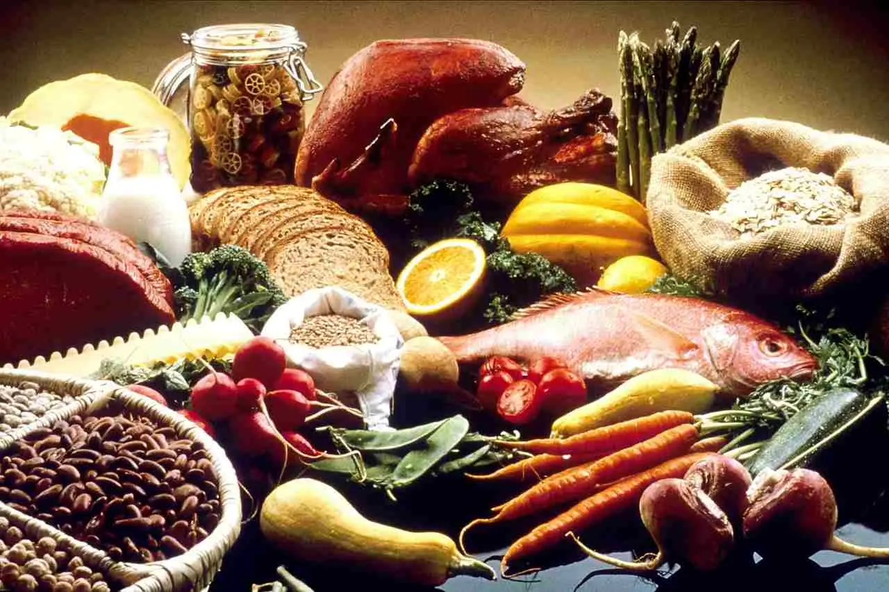 Non mangiare questi alimenti con il caldo torrido: ecco i cibi estivi che ti rinfrescano davvero