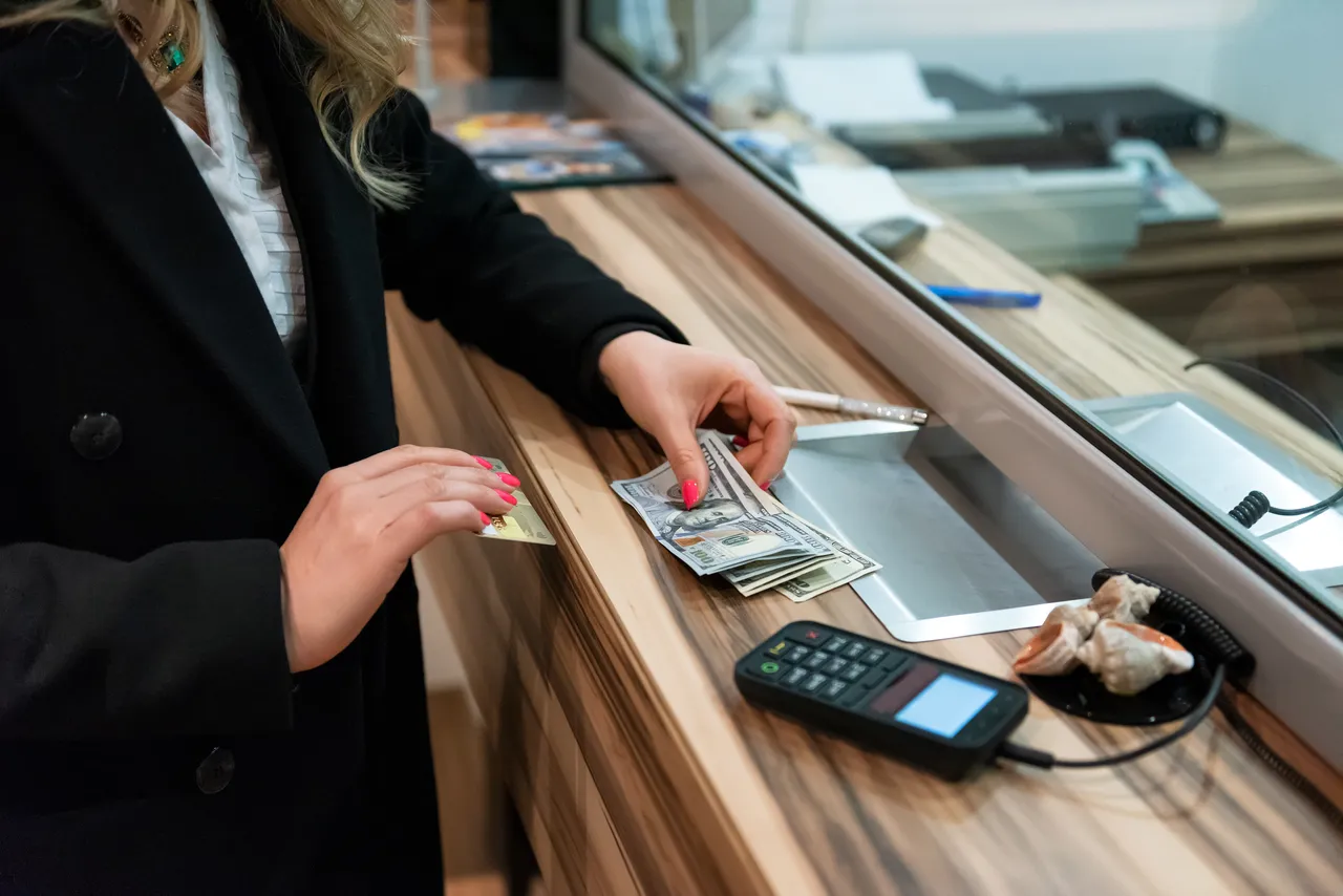 Non scegliere un conto a caso: ecco gli errori che ti fanno perdere soldi ogni giorno