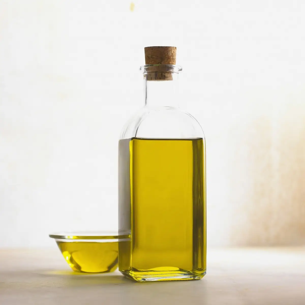 L’errore che fai quando lavi il recipiente dell’olio: ecco come eliminare l’unto e l’odore