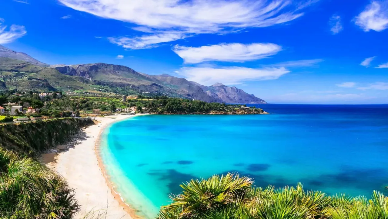 Soffri di osteoporosi? Ecco perché andare al mare ti aiuta a rinforzare subito le ossa